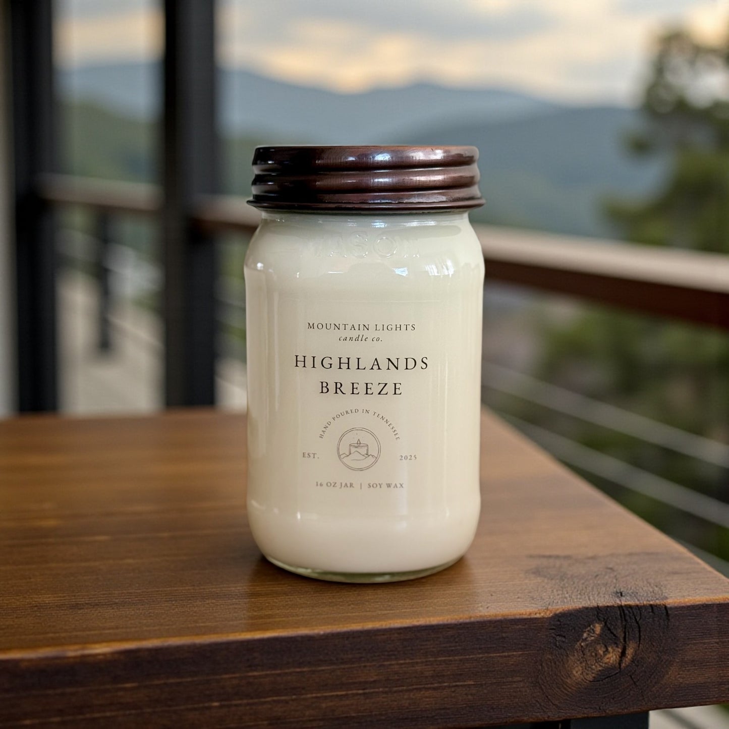 Highlands Breeze 16 oz candle