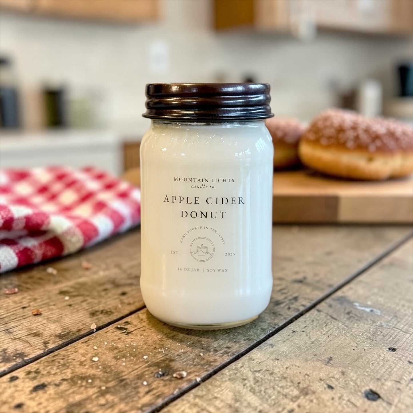Apple Cider Donut 16 oz candle