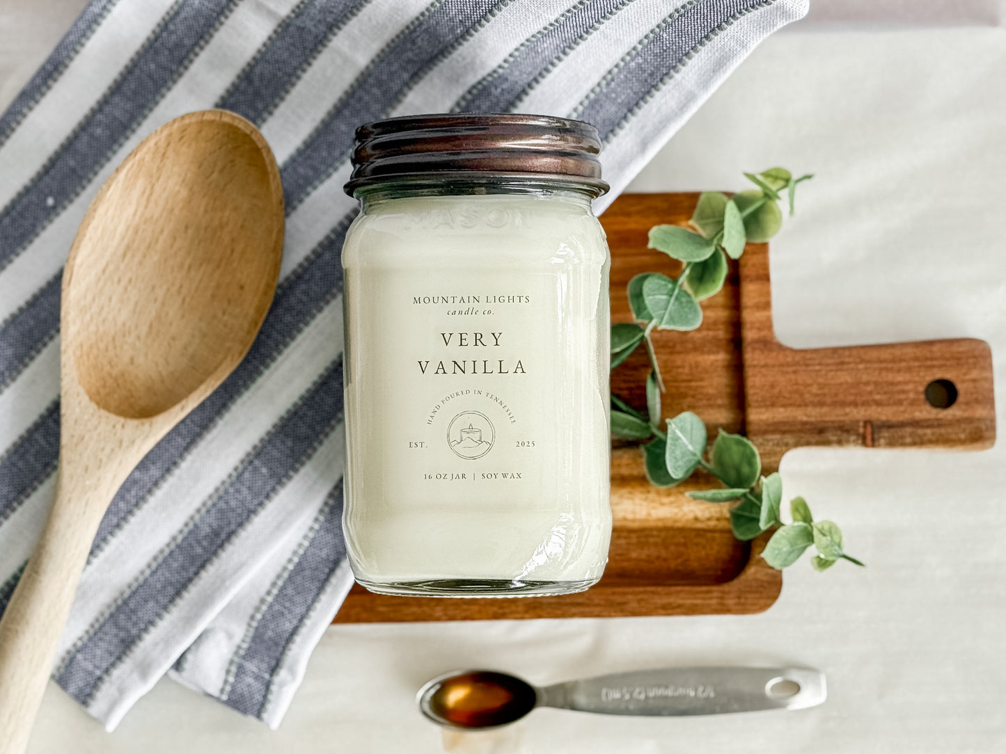 Very Vanilla 16 oz candle