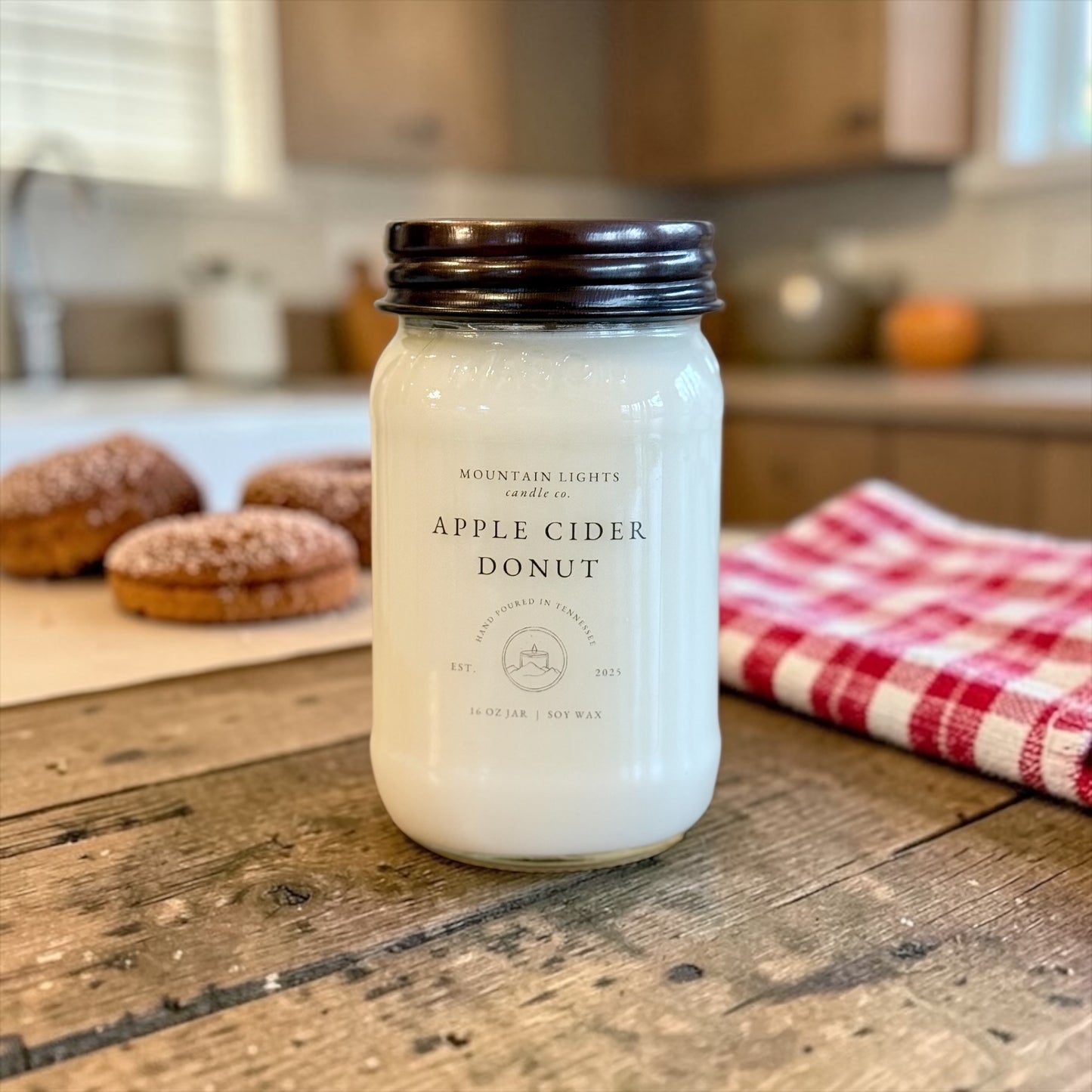Apple Cider Donut 16 oz candle