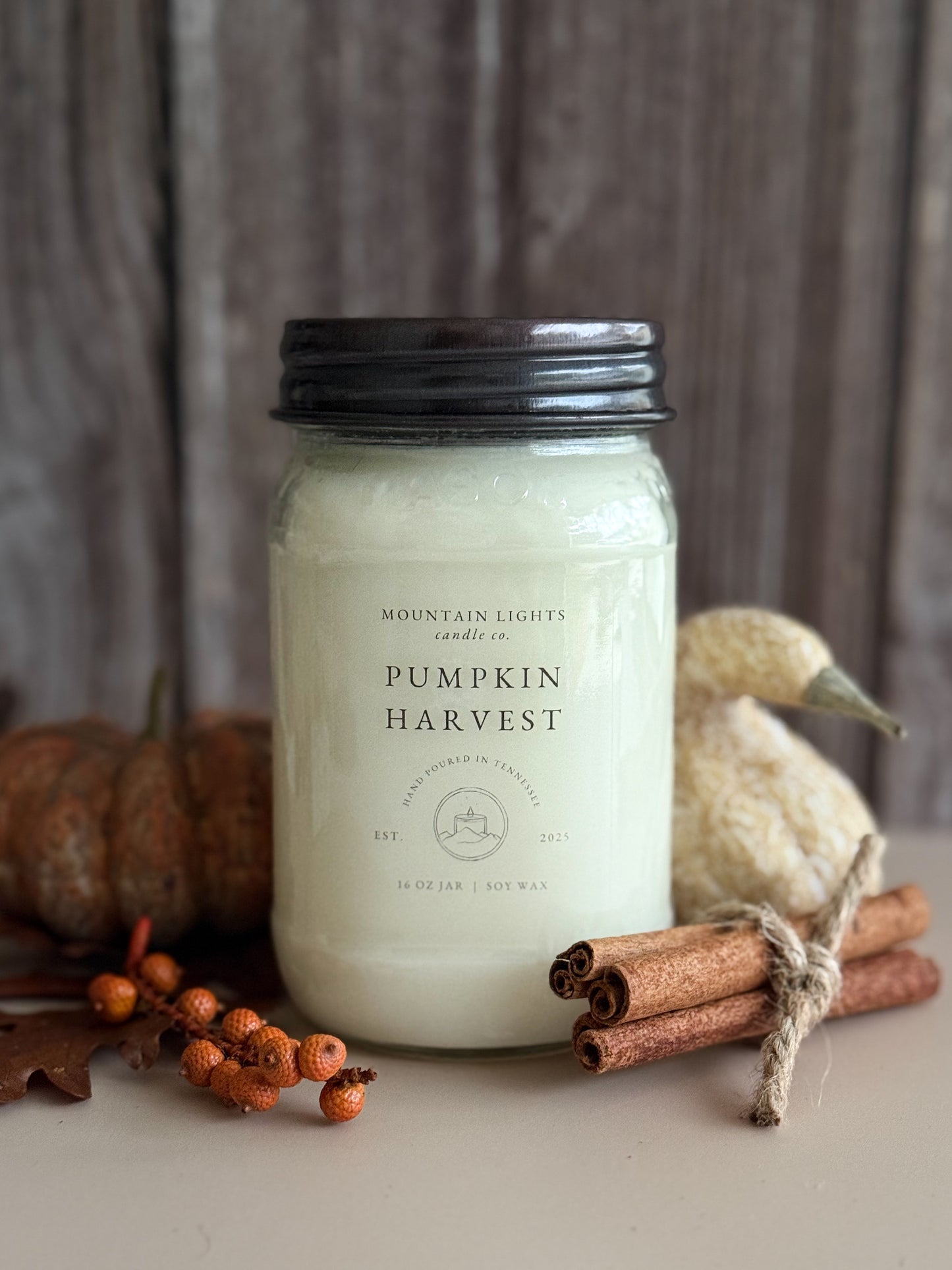 Pumpkin Harvest 16 oz candle