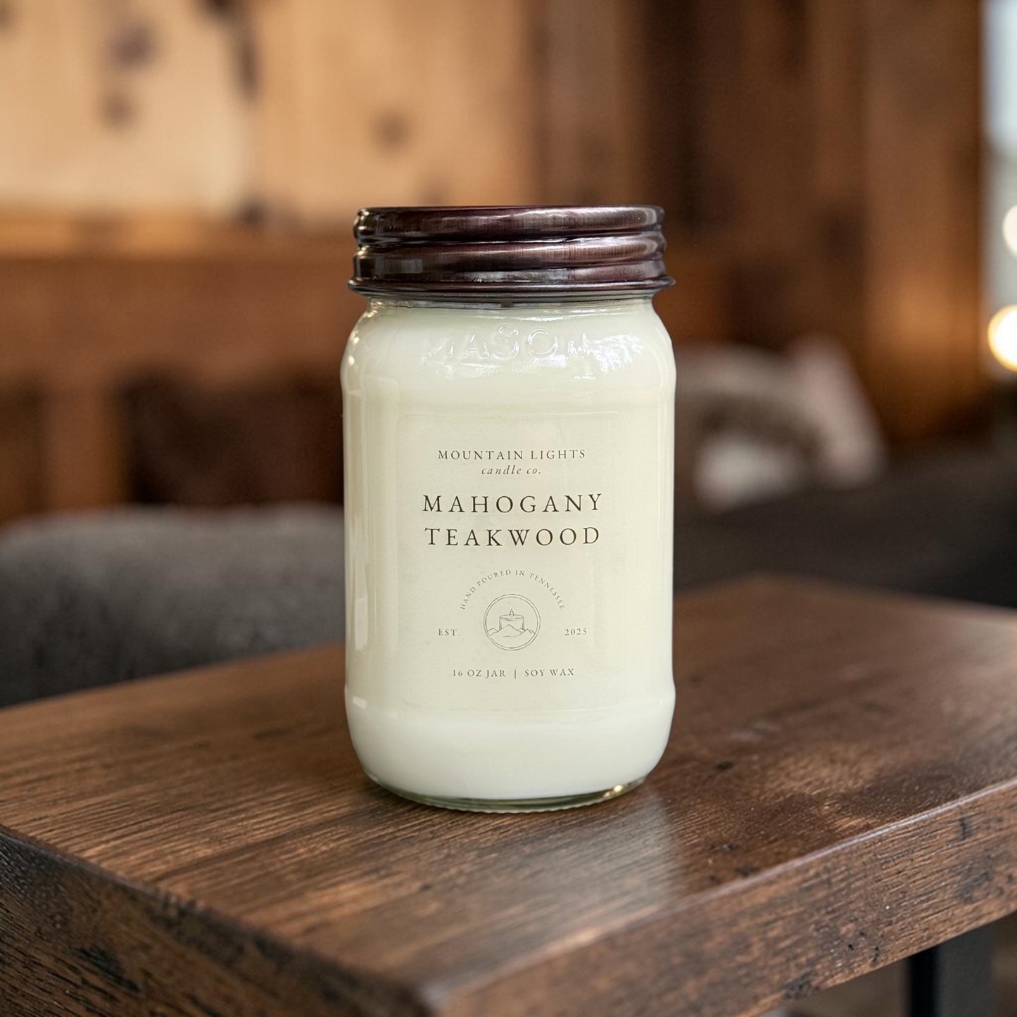 Mahogany Teakwood 16 oz candle