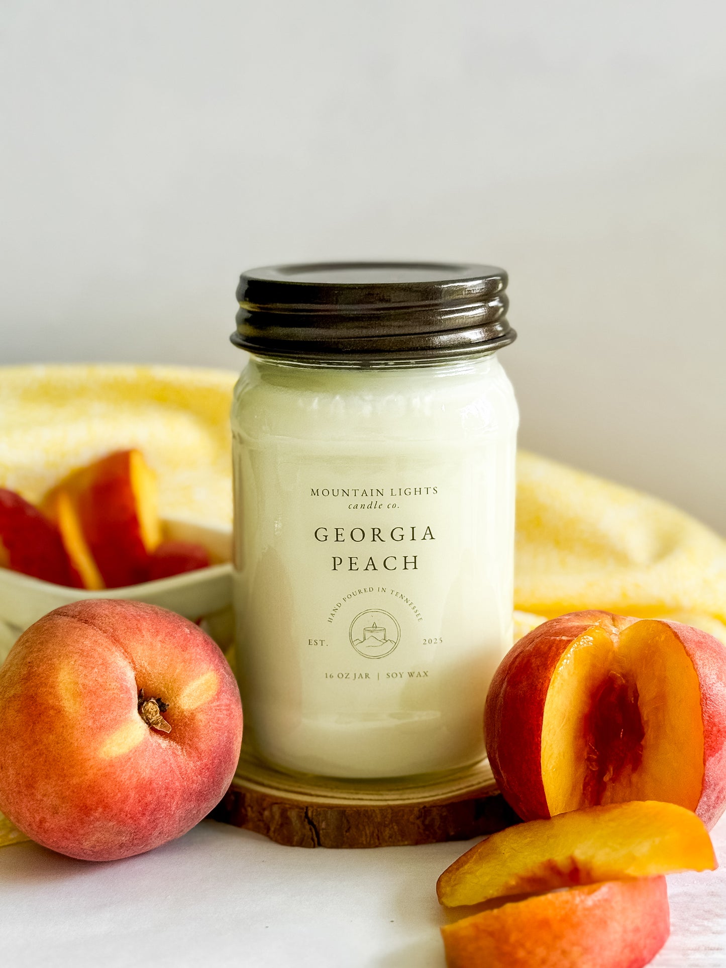 Georgia Peach 16 oz candle