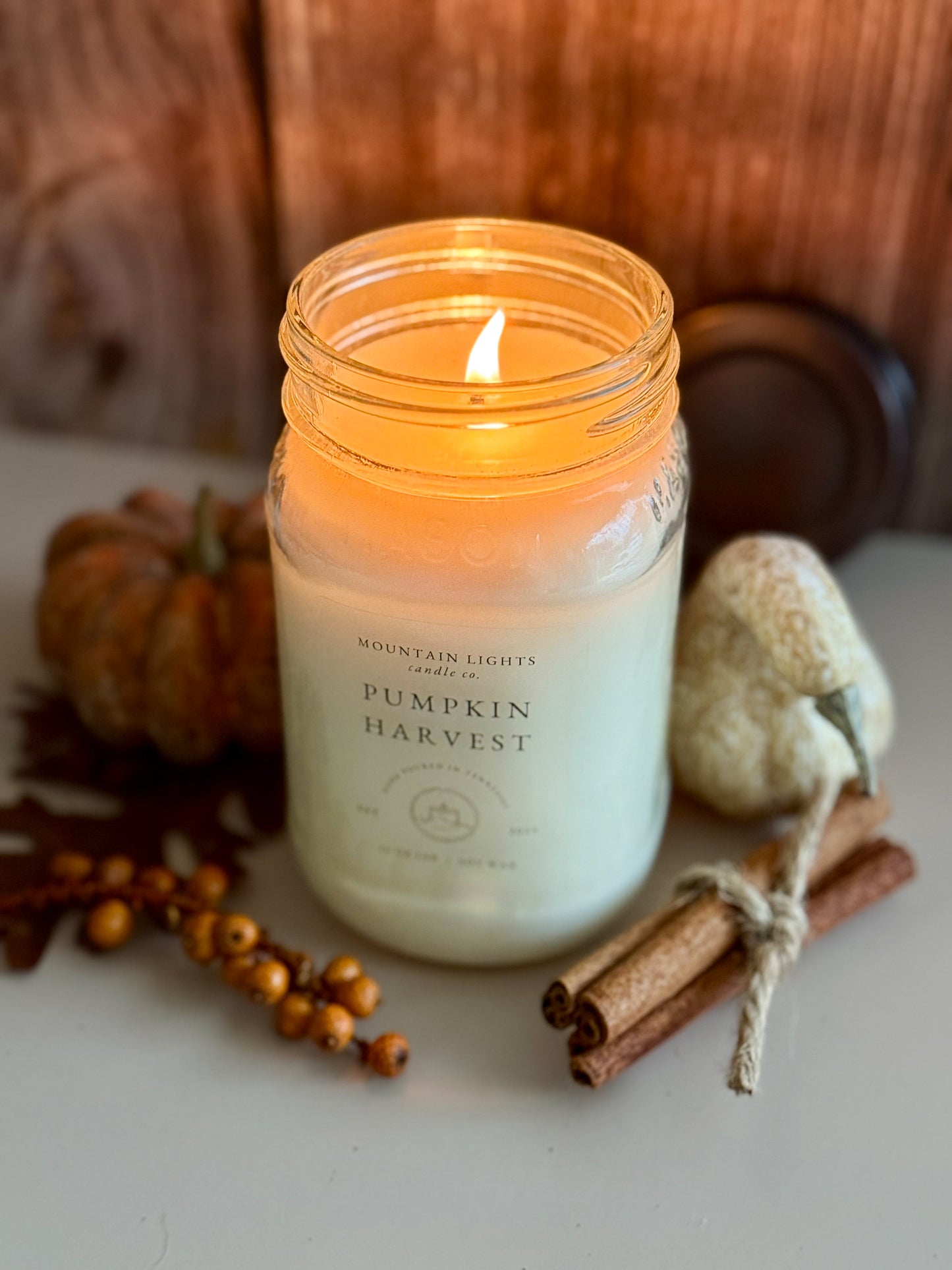 Pumpkin Harvest 16 oz candle