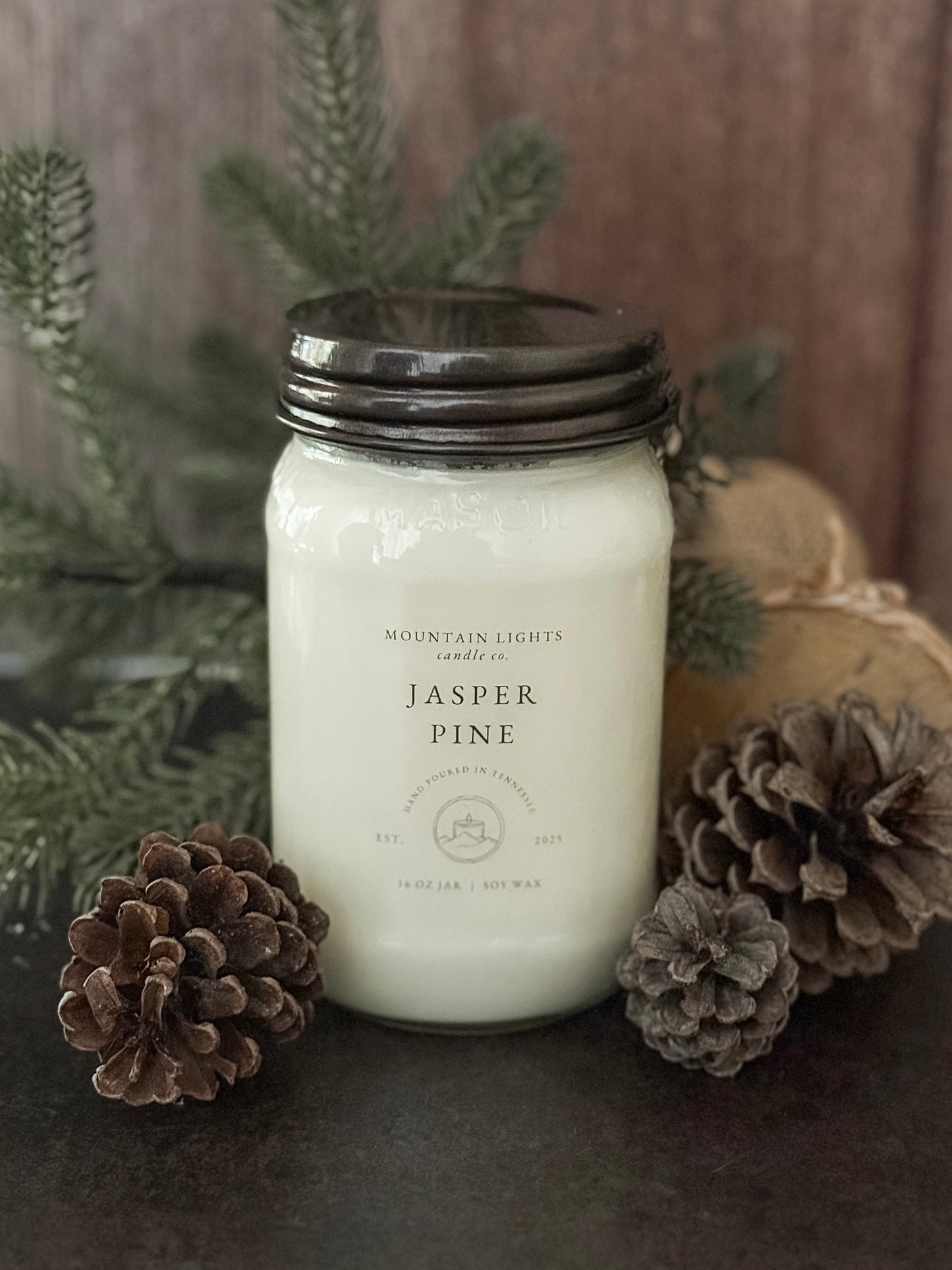 Jasper Pine 16 oz candle