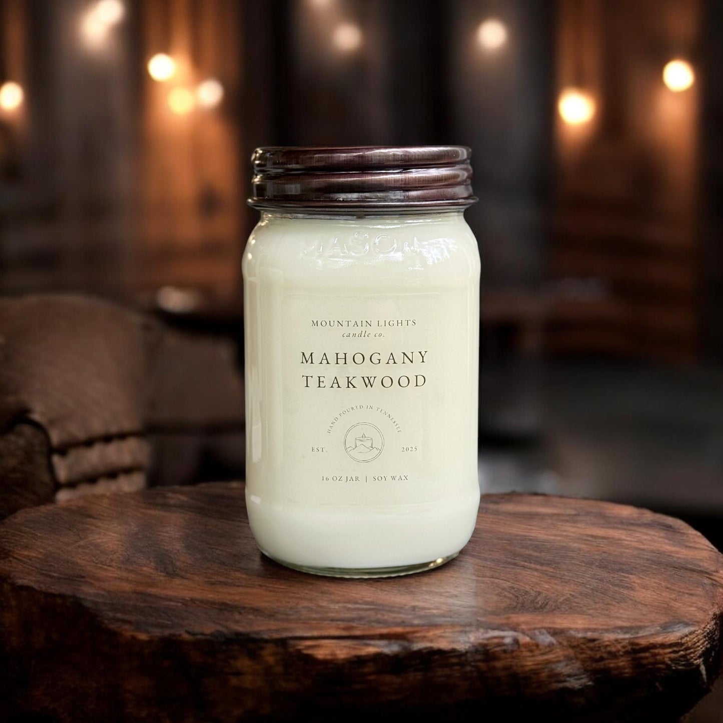 Mahogany Teakwood 16 oz candle