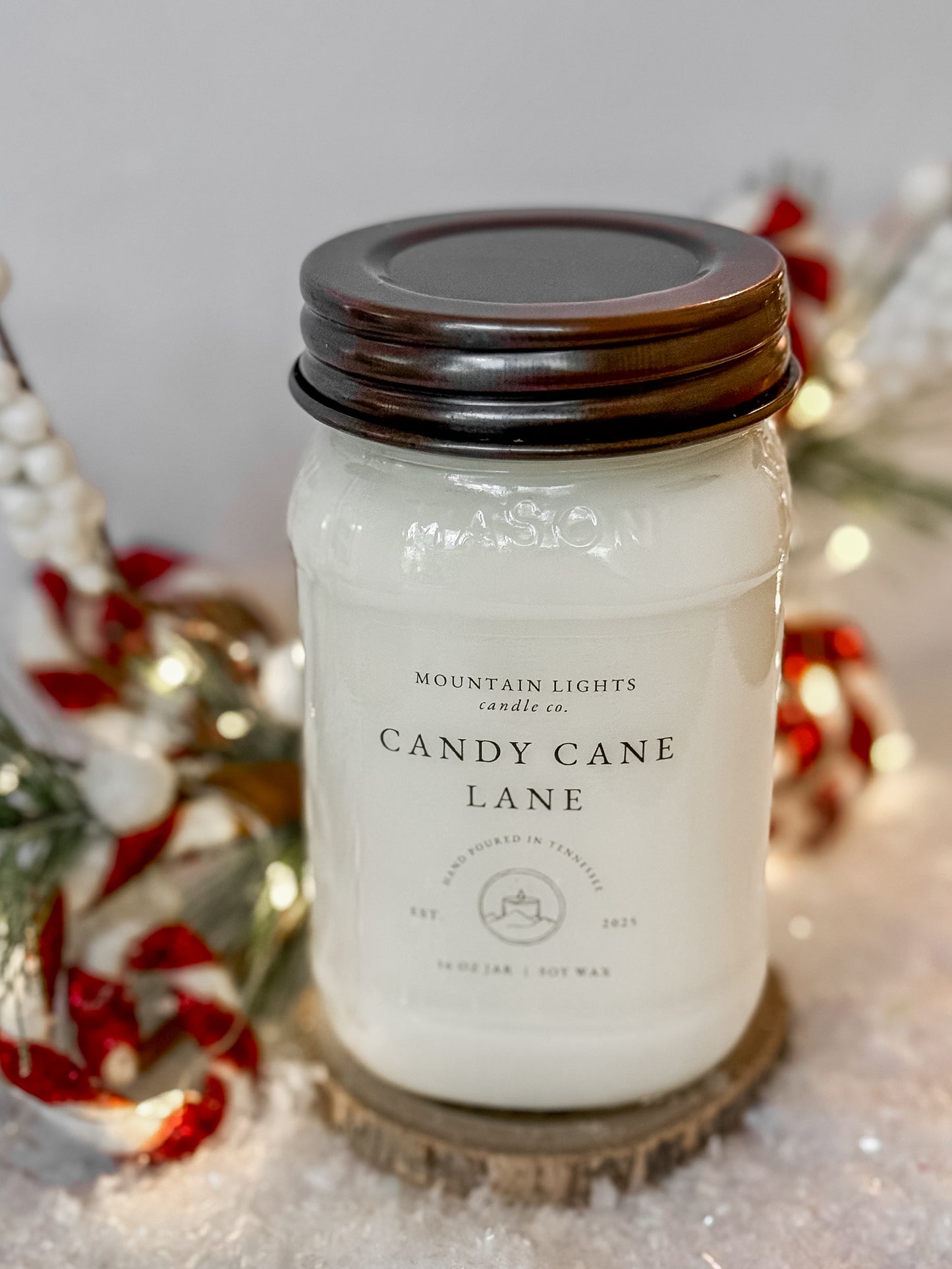 Candy Cane Lane 16 oz candle