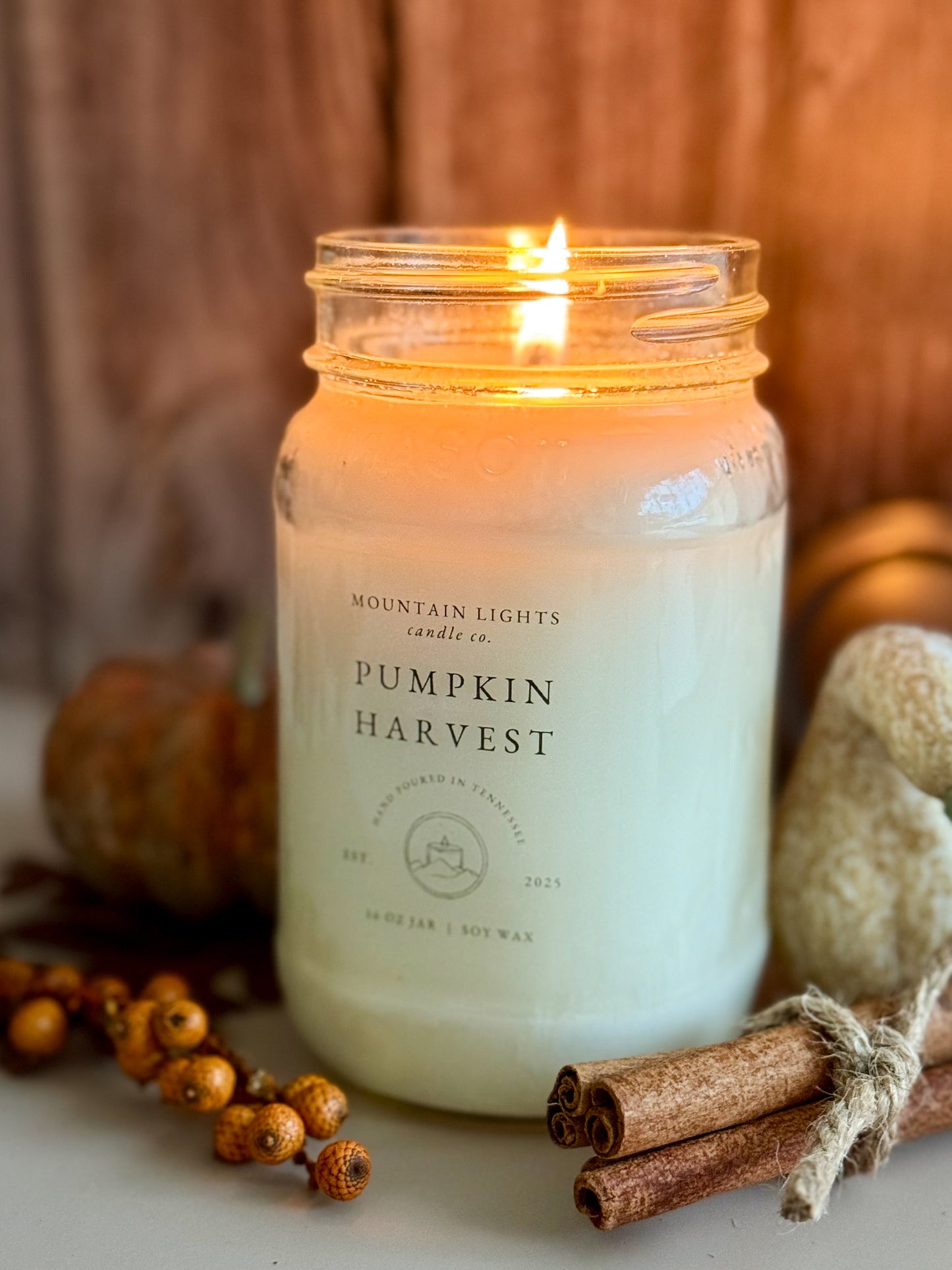 Pumpkin Harvest 16 oz candle